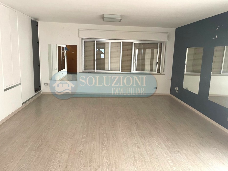 UFFICIO A/10 Mq 65 con Terrazzo via Sardegna